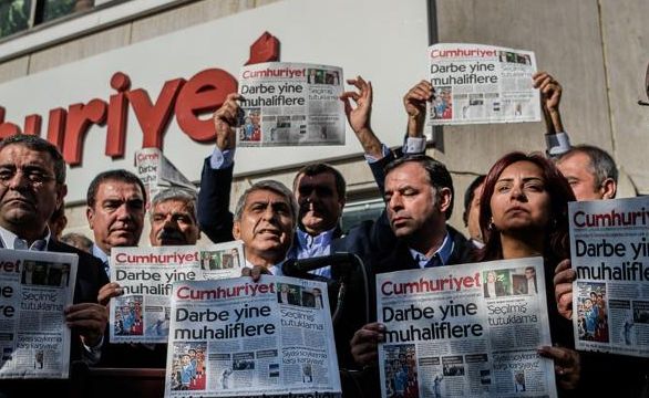 Turquia periodistas detenidos