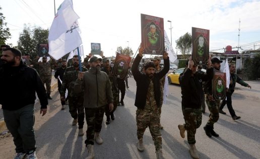 Baghdad (Iraq), 02/04/2024.- Members of the Iraqi Shiite Popular Mobilization Forces (PMF) carry images of their comrades, who were killed in recent US air strikes in western Iraq, during a funeral procession in Baghdad, Iraq, 04 February 2024. The United States Central Command (CENTCOM) said on 02 February it carried out airstrikes in Iraq and Syria on more than 85 targets against Iran's Islamic Revolutionary Guards Corps (IRGC) Quds Force and affiliated militia groups. The US attacks were in retaliation for a drone strike that killed three US service members in Jordan the week before. The Popular Mobilization Forces (PMF) announced that 16 of its members were killed and 36 others wounded in US air strikes that targeted eight locations in Al-Anbar Governorate, western Iraq, near the Iraqi-Syrian border. The Iraqi government has condemned the retaliatory US strikes against pro-Iran militants on its territory as a violation of Iraqi sovereignty. (Jordania, Siria, Estados Unidos, Bagdad) EFE/EPA/AHMED JALIL